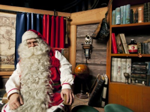 L'estimat Pare Noel espera les visites de petits i grans. 